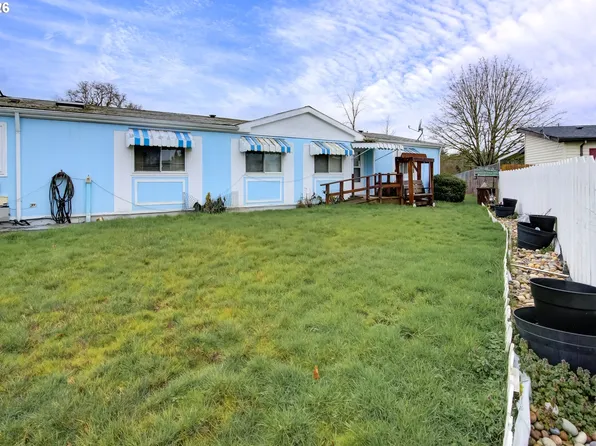 800 Mathias Ct, Molalla, OR 97038