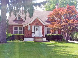 371 Derbyshire Rd, Waterloo, IA 50701