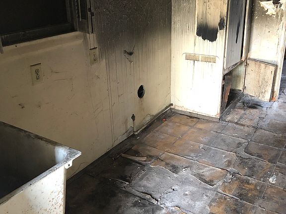 5th image of 41658 Whittier Ave