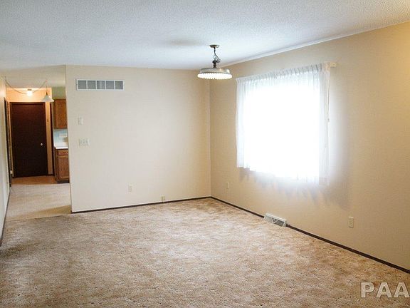 4th image of 205 N Cottage Grove Ave