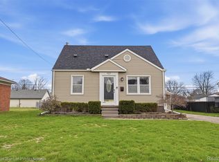 927 Montrose Ave, Royal Oak, MI 48073