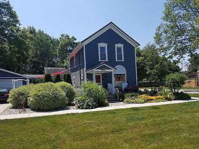2nd image of 420 Garfield St