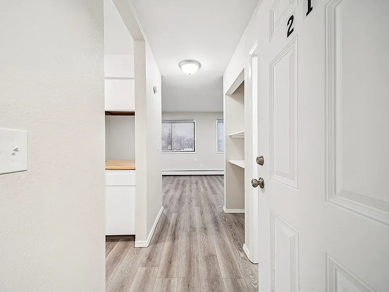 Nicole Apartments — Photo 6