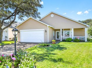 34 Primrose Cir, Rockport, TX 78382