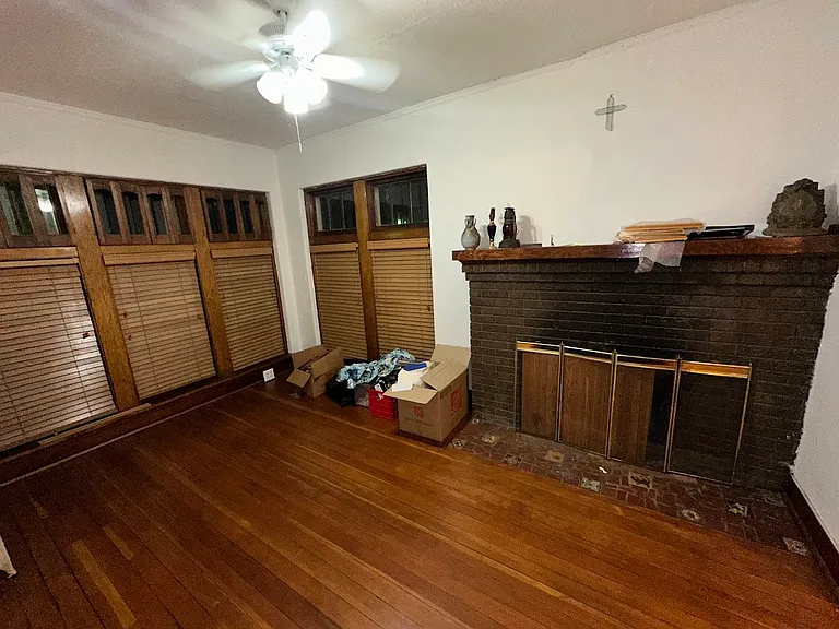 317 W Wood St — Photo 8