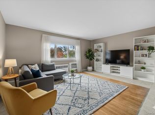 8935 155th Ave #3M, Howard Beach, NY 11414