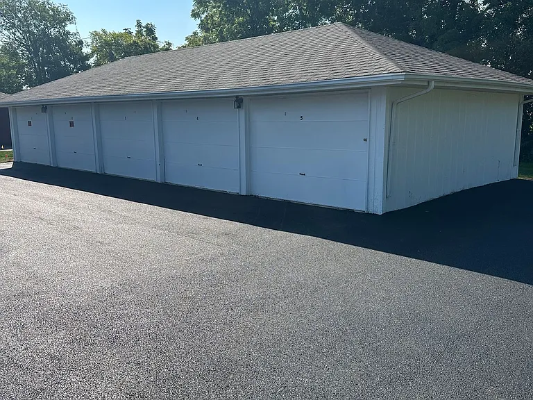 Immaculate Updated 2 Bedroom with 1 Bath — Photo 6