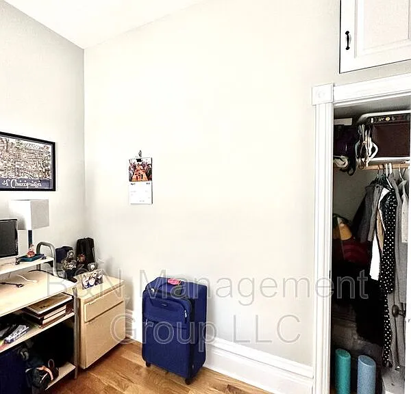 2337 N Janssen Ave #2F — Photo 8