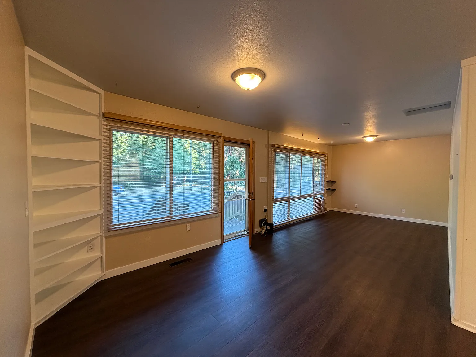 3 bed, 1400 sqft, $3,295 — Photo 4