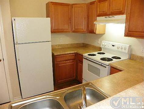 5th image of 7811 Kingsbury Wood Unit 3