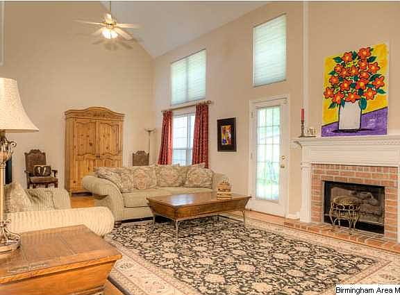 3rd image of 3021 English Oaks Cir