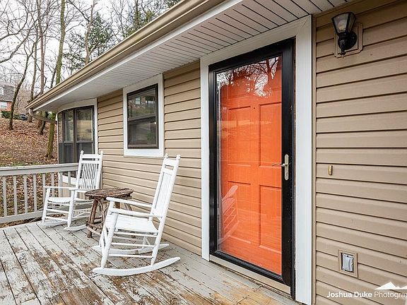 2nd image of 695 E Dogwood Ln