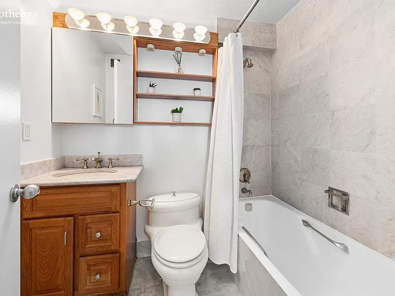 200 Rector Pl #21M — Photo 7