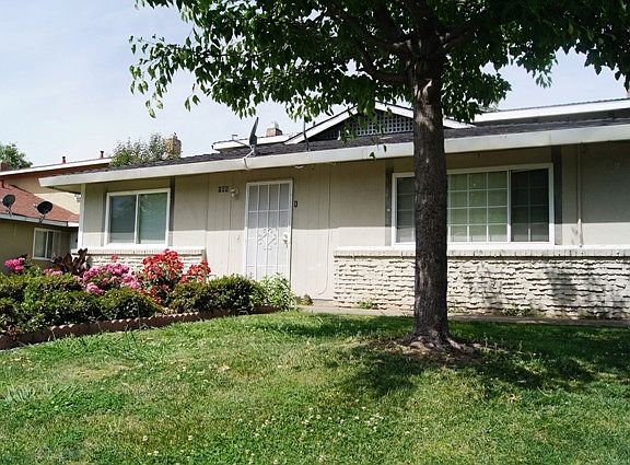 2nd image of 108 Nedra Ct