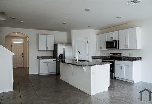 5th image of 1677 Barberry Dr