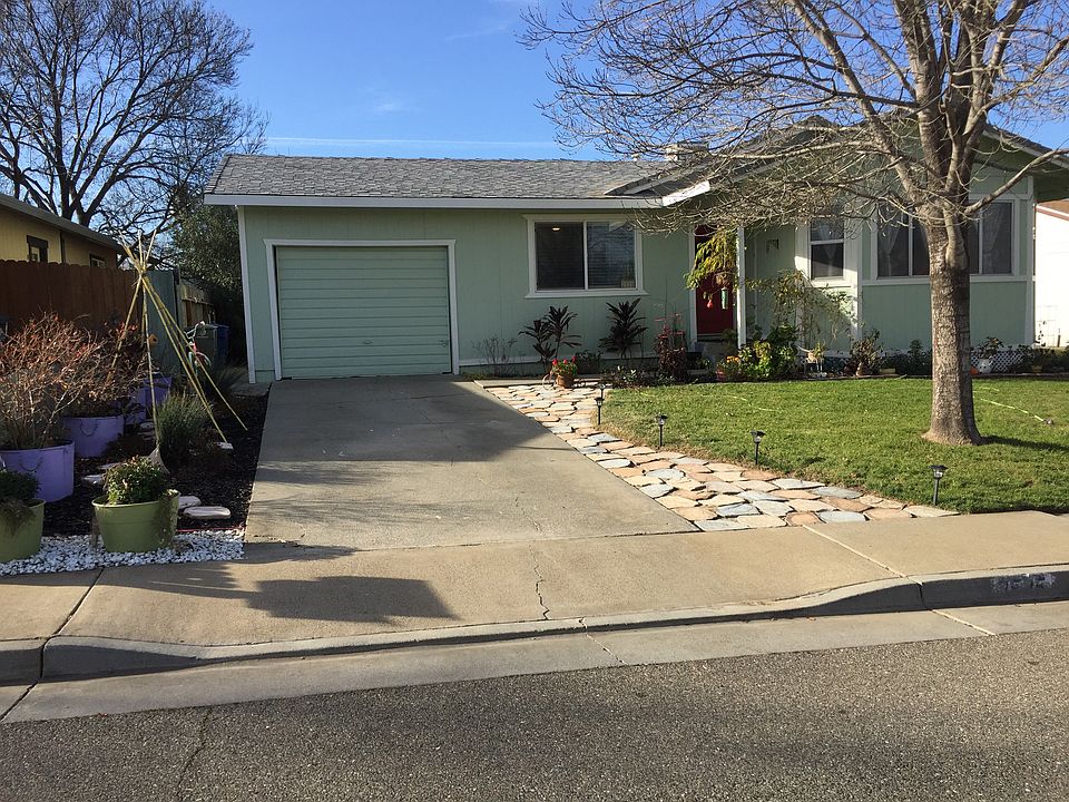 1st image of 2525 Oriole Dr