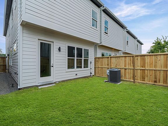 2nd image of 6423 Madrid St