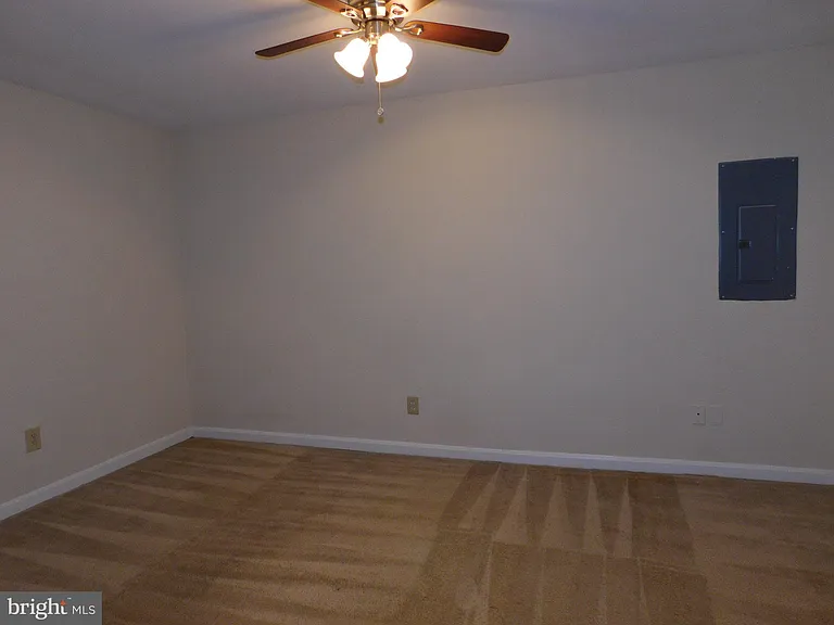 1170 N Vermont St — Photo 8