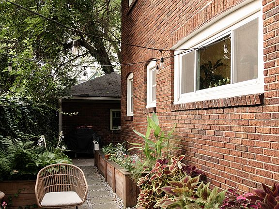 5th image of 607 Atwood St NE #Ws