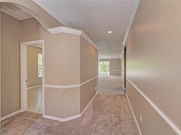 4th image of 804 Lesa Glen Pl
