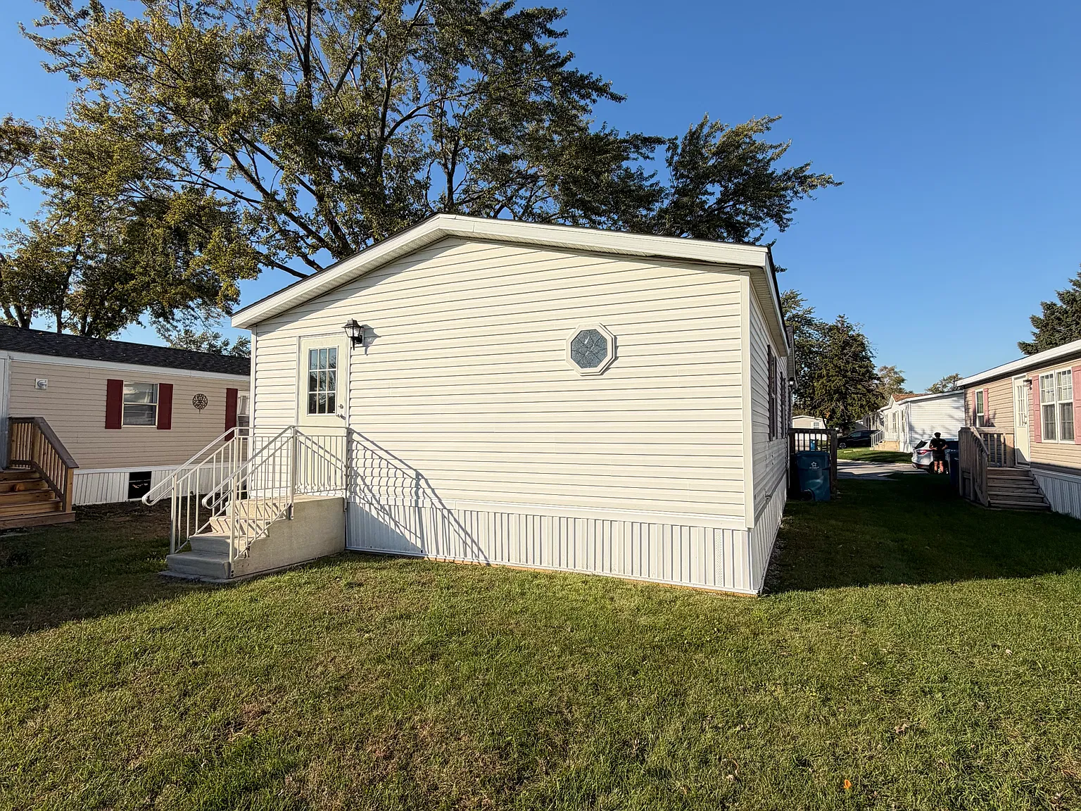 3 bed, 1248 sqft, $2,100 — Photo 2