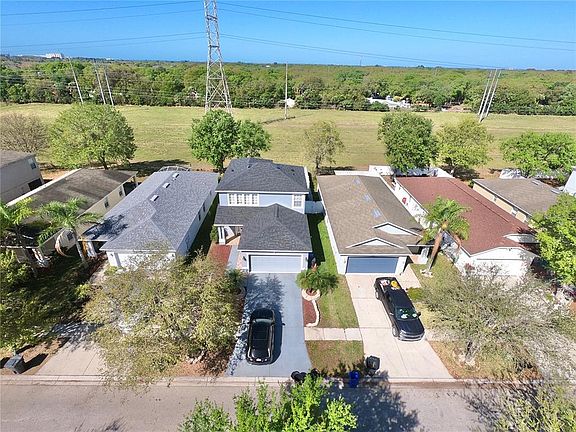 2nd image of 7914 Carriage Pointe Dr