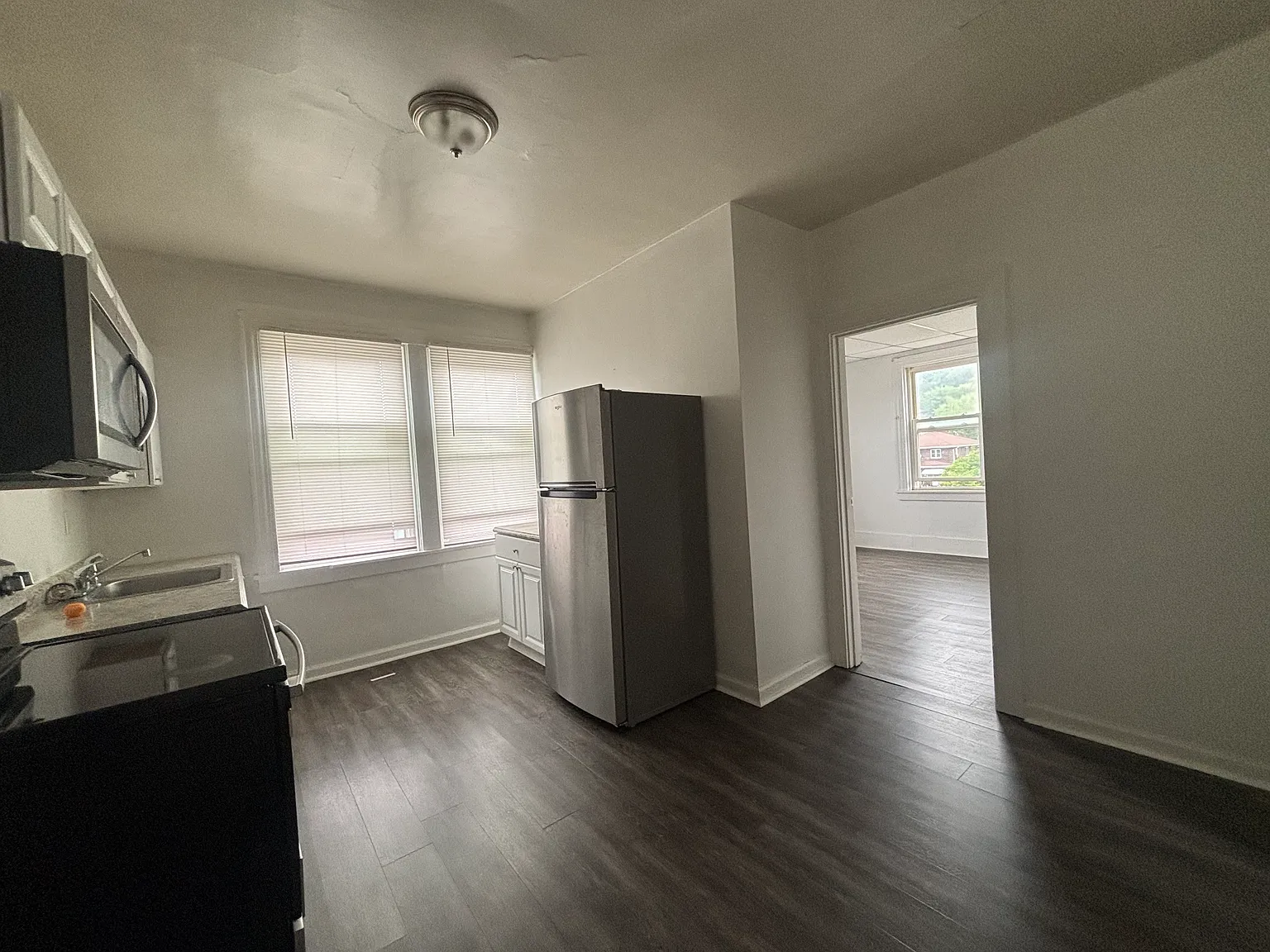 1 bed, 1.0 bath, $775 — Photo 4