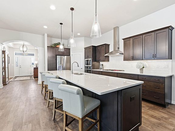 3rd image of 2404 E Baldeagle Dr