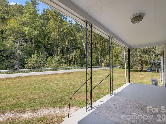 3rd image of 4078 State Highway 208