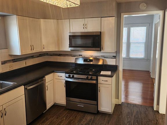 5th image of 2416 Jackson St