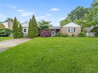 45 W 23rd Street, Deer Park, NY 11729