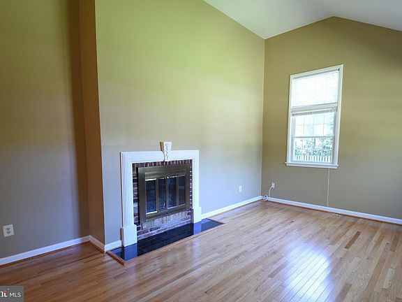 2nd image of 1609 Trenton Dr