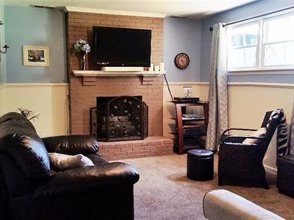 3rd image of 222 Hyland Dr