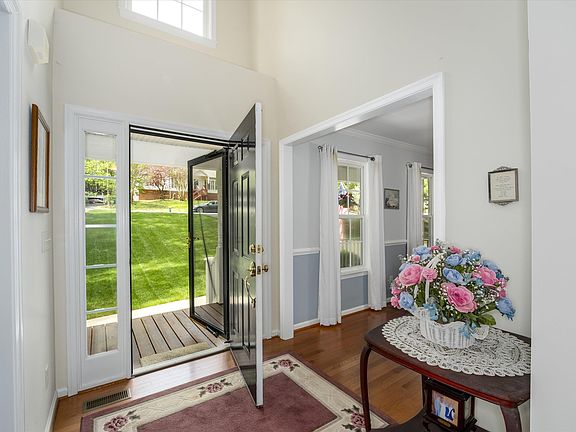 5th image of 11 Marwood Dr