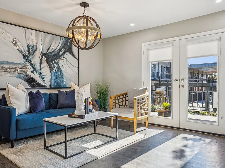 The Ashley at Bluffview Apartments — Photo 5