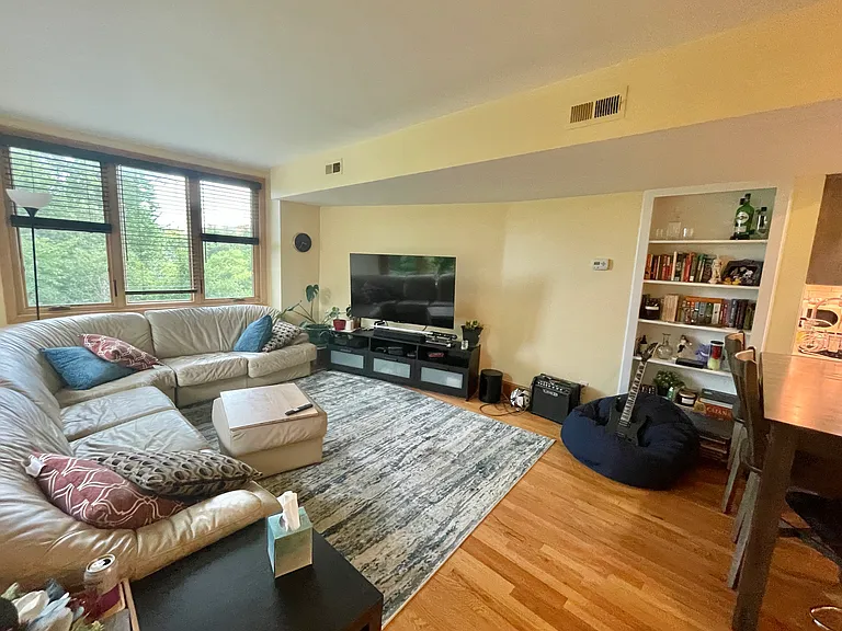 128 Warren St #1 — Photo 5