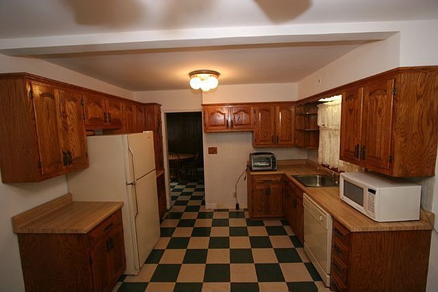 2nd image of 824 Berrymans Ln