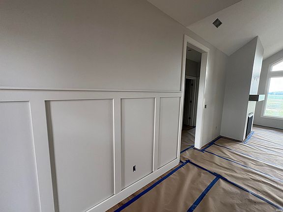 5th image of 2220 Golfview Dr