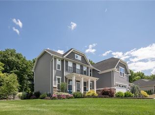 1013 Warters Cv, Victor, NY 14564