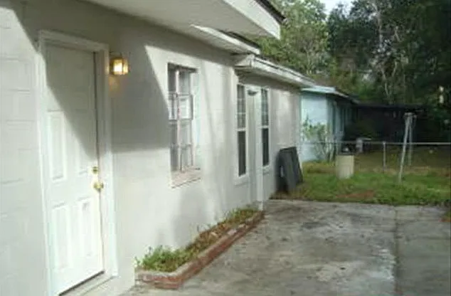 4 bed, 1104 sqft, $1,400 — Photo 2