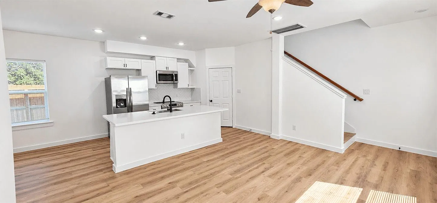 3 bed, 3.0 bath, 1600 sqft, $1,800 — Photo 4