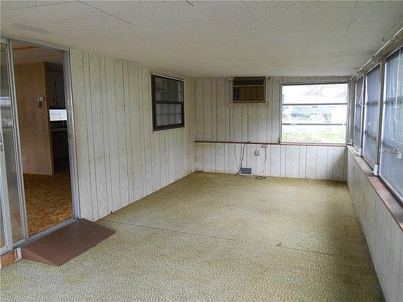 4th image of 140 Robin Hood Dr