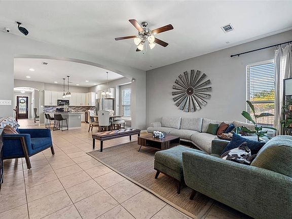 4th image of 16826 Paynes Creek Dr