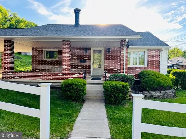 3600 Oak Ave, Altoona, PA 16601