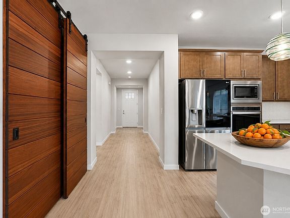 3rd image of 5426 Kinross Road SW