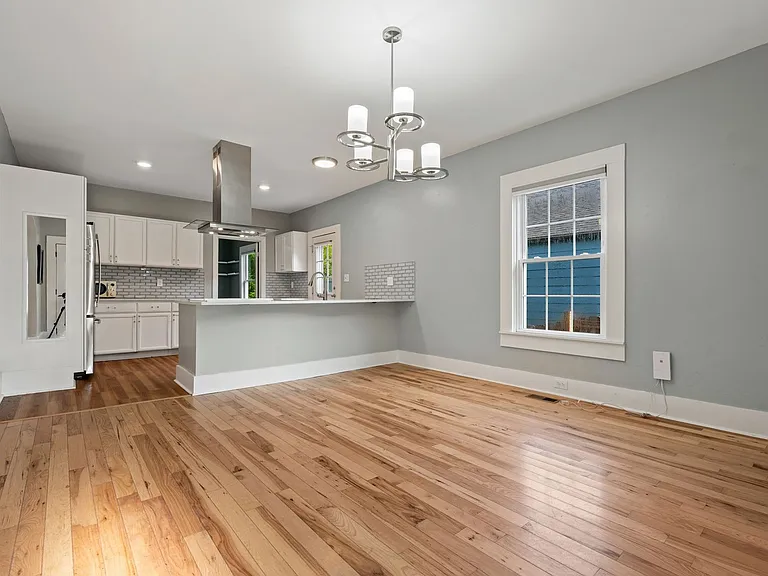 1103 Calvin St — Photo 4