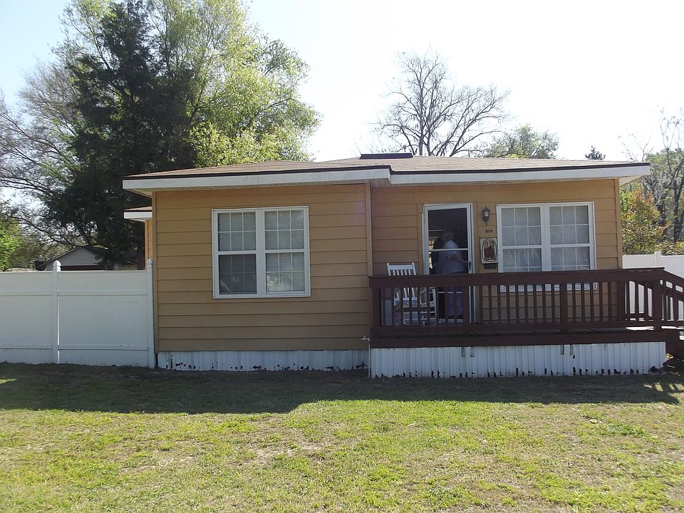 1st image of 169 SE James Ave