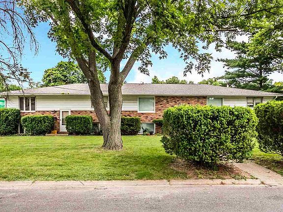 2nd image of 105 W Paradise Ct