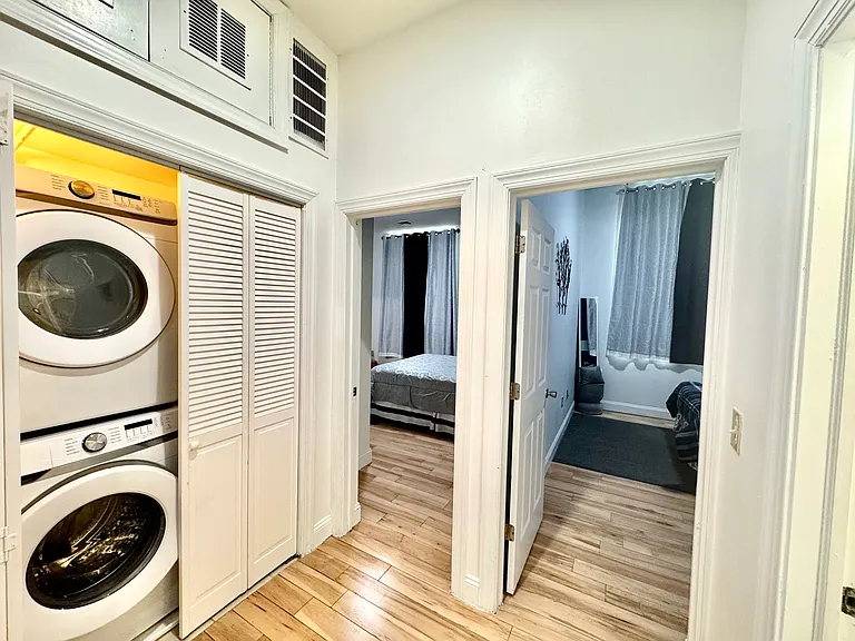 439 N 13th St #3C — Photo 6