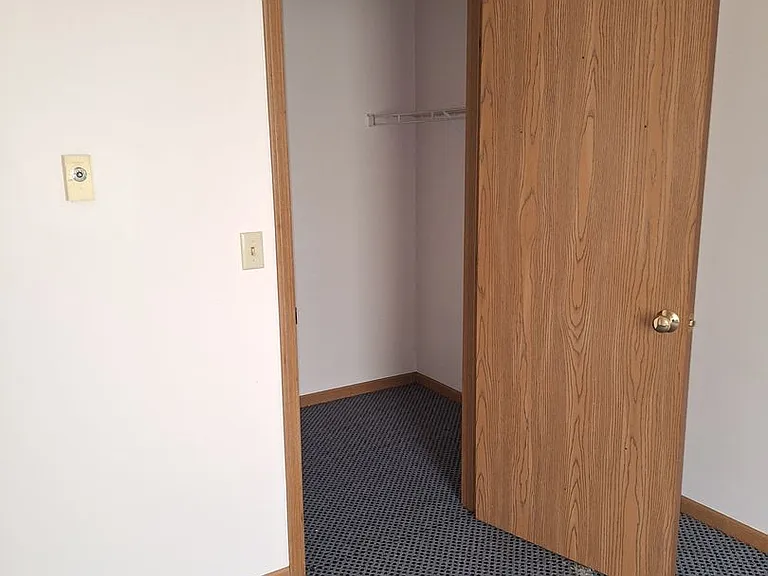 1268 Todd Ln — Photo 2